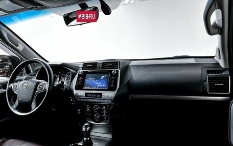Toyota Land Cruiser Prado 150 рестайлинг 2, 2020 год, 4 750 000 рублей, 27 фотография