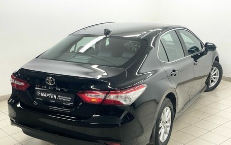 Toyota Camry, 2018 год, 2 700 000 рублей, 9 фотография