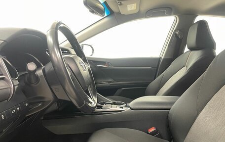 Toyota Camry, 2018 год, 2 700 000 рублей, 11 фотография