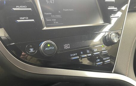 Toyota Camry, 2018 год, 2 700 000 рублей, 15 фотография