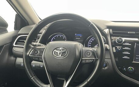 Toyota Camry, 2018 год, 2 700 000 рублей, 20 фотография