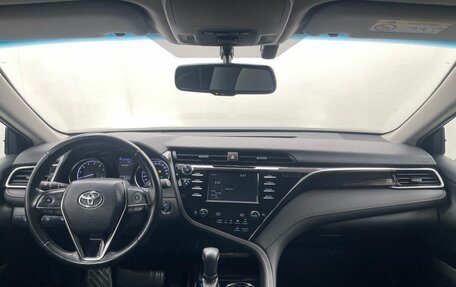 Toyota Camry, 2018 год, 2 700 000 рублей, 19 фотография