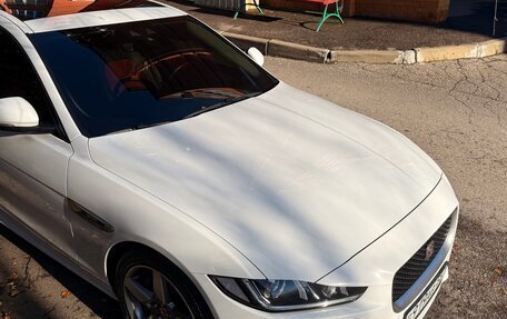 Jaguar XE I рестайлинг, 2018 год, 2 400 000 рублей, 4 фотография
