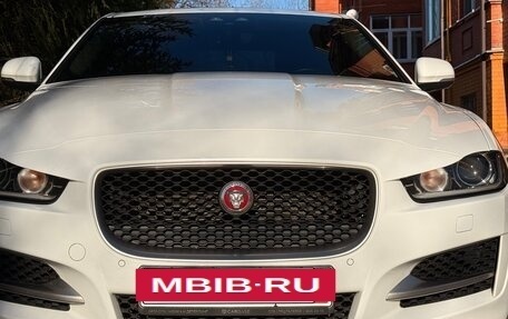 Jaguar XE I рестайлинг, 2018 год, 2 400 000 рублей, 2 фотография