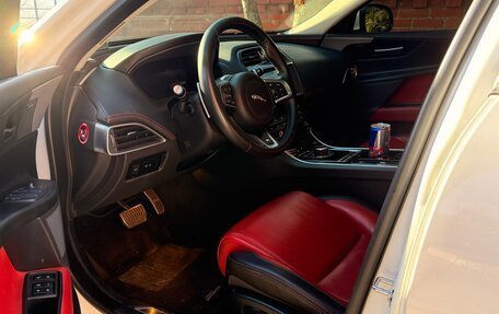 Jaguar XE I рестайлинг, 2018 год, 2 400 000 рублей, 11 фотография