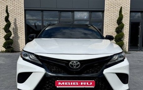 Toyota Camry, 2019 год, 1 850 000 рублей, 5 фотография