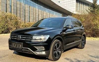 Volkswagen Tiguan II, 2022 год, 2 600 000 рублей, 1 фотография