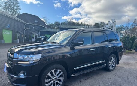 Toyota Land Cruiser 200, 2018 год, 5 900 000 рублей, 3 фотография