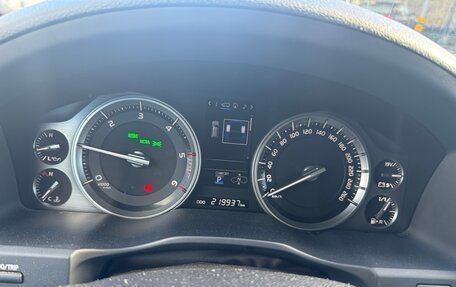 Toyota Land Cruiser 200, 2018 год, 5 900 000 рублей, 7 фотография