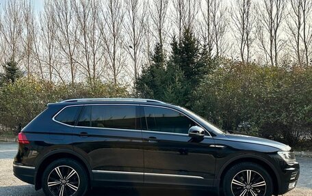 Volkswagen Tiguan II, 2022 год, 2 600 000 рублей, 4 фотография