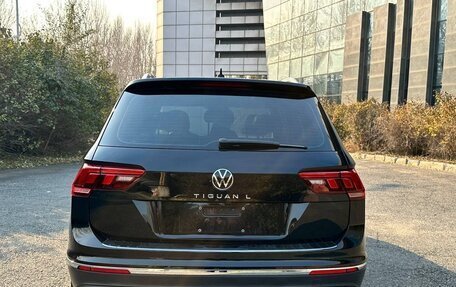 Volkswagen Tiguan II, 2022 год, 2 600 000 рублей, 6 фотография