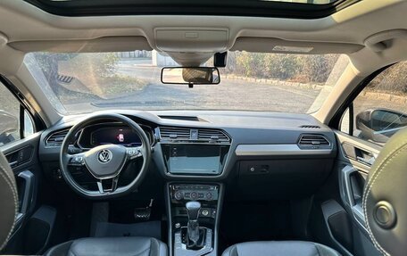 Volkswagen Tiguan II, 2022 год, 2 600 000 рублей, 9 фотография