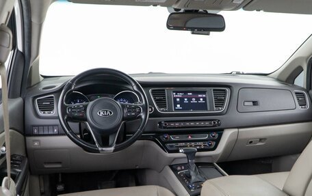 KIA Carnival III, 2018 год, 2 387 097 рублей, 7 фотография