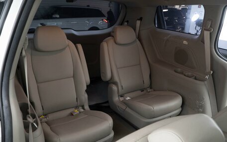 KIA Carnival III, 2018 год, 2 387 097 рублей, 10 фотография