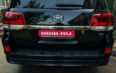 Toyota Land Cruiser 200, 2019 год, 8 150 000 рублей, 4 фотография