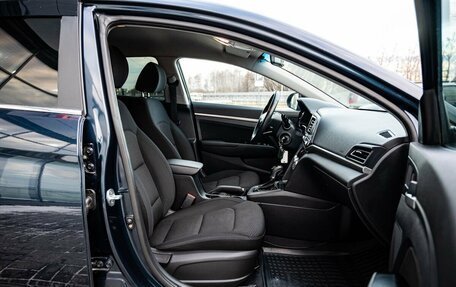 Hyundai Elantra VI рестайлинг, 2019 год, 1 800 000 рублей, 10 фотография