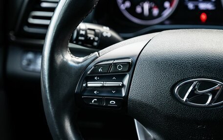 Hyundai Elantra VI рестайлинг, 2019 год, 1 800 000 рублей, 16 фотография