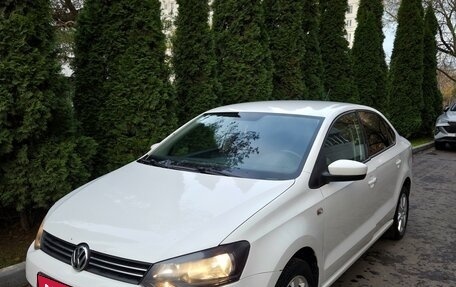 Volkswagen Polo VI (EU Market), 2013 год, 1 100 000 рублей, 1 фотография