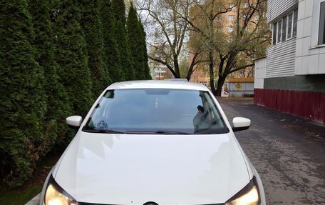 Volkswagen Polo VI (EU Market), 2013 год, 1 100 000 рублей, 2 фотография