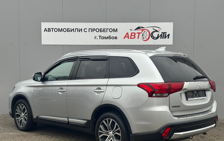 Mitsubishi Outlander III рестайлинг 3, 2017 год, 1 990 000 рублей, 5 фотография
