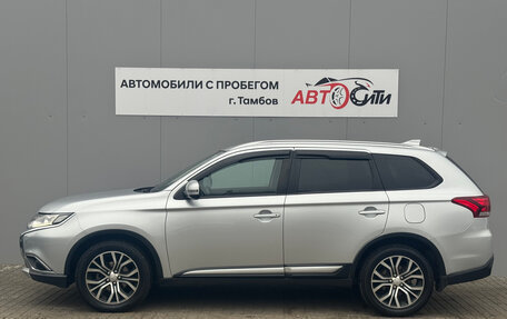 Mitsubishi Outlander III рестайлинг 3, 2017 год, 1 990 000 рублей, 4 фотография