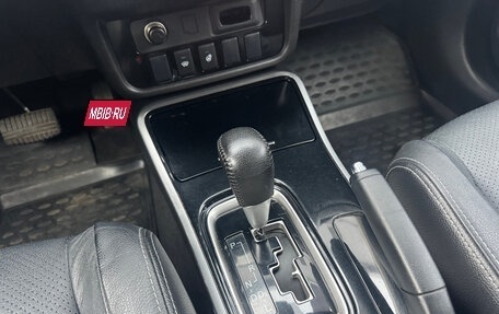 Mitsubishi Outlander III рестайлинг 3, 2017 год, 1 990 000 рублей, 17 фотография