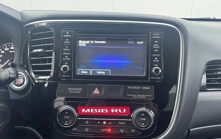 Mitsubishi Outlander III рестайлинг 3, 2017 год, 1 990 000 рублей, 16 фотография