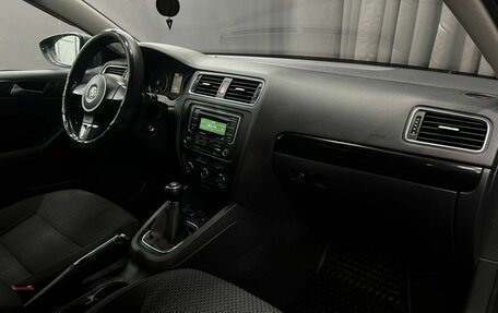 Volkswagen Jetta VI, 2011 год, 799 888 рублей, 8 фотография