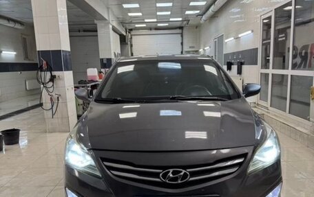 Hyundai Solaris II рестайлинг, 2014 год, 584 000 рублей, 3 фотография