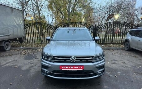 Volkswagen Tiguan II, 2018 год, 3 080 000 рублей, 2 фотография