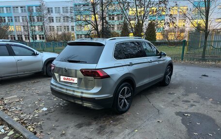 Volkswagen Tiguan II, 2018 год, 3 080 000 рублей, 5 фотография