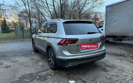 Volkswagen Tiguan II, 2018 год, 3 080 000 рублей, 7 фотография