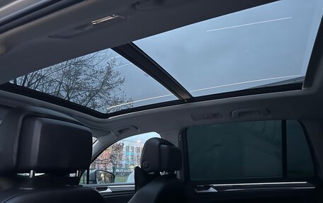 Volkswagen Tiguan II, 2018 год, 3 080 000 рублей, 16 фотография