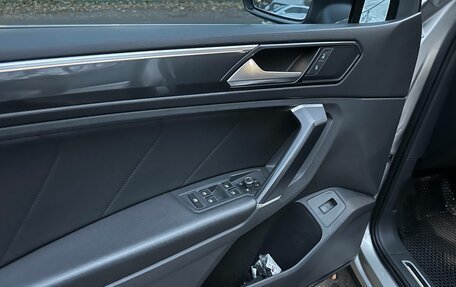 Volkswagen Tiguan II, 2018 год, 3 080 000 рублей, 11 фотография