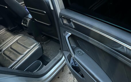 Volkswagen Tiguan II, 2018 год, 3 080 000 рублей, 19 фотография