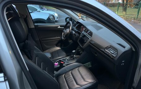 Volkswagen Tiguan II, 2018 год, 3 080 000 рублей, 21 фотография