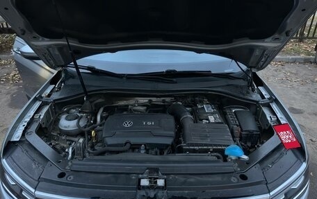 Volkswagen Tiguan II, 2018 год, 3 080 000 рублей, 23 фотография