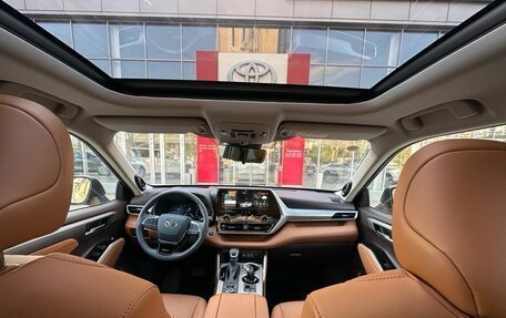 Toyota Highlander, 2025 год, 7 000 000 рублей, 9 фотография