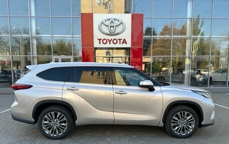 Toyota Highlander, 2025 год, 7 000 000 рублей, 4 фотография