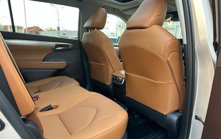 Toyota Highlander, 2025 год, 7 000 000 рублей, 12 фотография