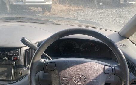 Toyota Estima III рестайлинг -2, 1999 год, 272 000 рублей, 2 фотография