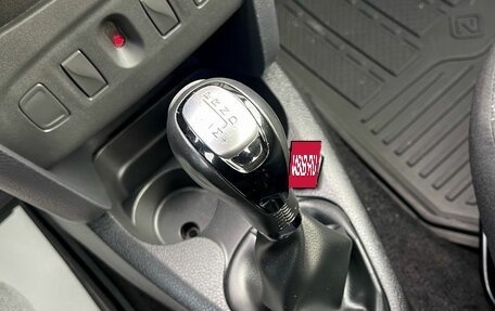 Renault Logan II, 2019 год, 835 000 рублей, 20 фотография