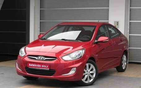 Hyundai Solaris II рестайлинг, 2012 год, 695 000 рублей, 1 фотография