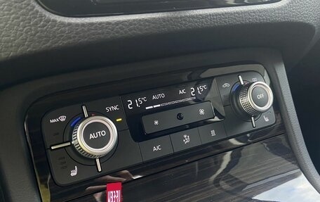 Volkswagen Touareg III, 2016 год, 3 990 000 рублей, 25 фотография