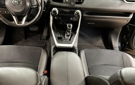 Toyota RAV4, 2021 год, 3 500 000 рублей, 5 фотография