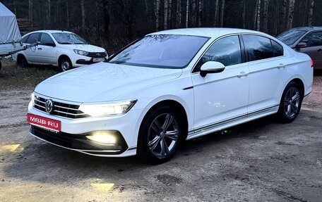 Volkswagen Passat B8 рестайлинг, 2019 год, 2 315 000 рублей, 1 фотография