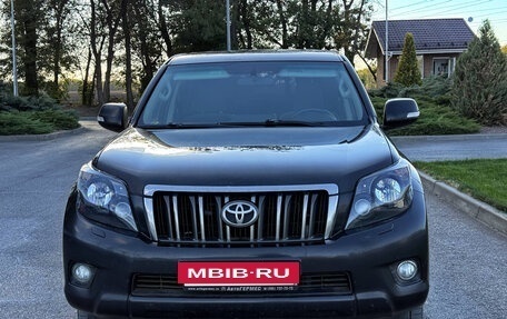 Toyota Land Cruiser Prado 150 рестайлинг 2, 2013 год, 3 150 000 рублей, 13 фотография