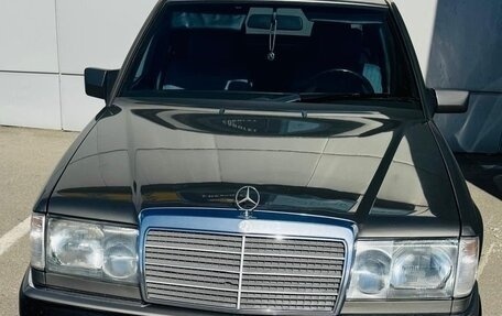 Mercedes-Benz E-Класс, 1992 год, 1 180 000 рублей, 1 фотография