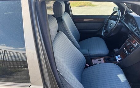 Mercedes-Benz E-Класс, 1992 год, 1 180 000 рублей, 9 фотография