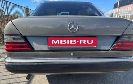 Mercedes-Benz E-Класс, 1992 год, 1 180 000 рублей, 2 фотография